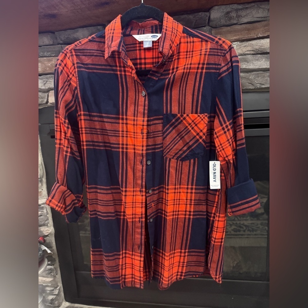 NWT Old Navy Women’s Red and Blue Plaid Shirt Size Small